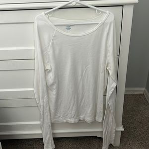 Brandy Melville round neck long sleeve. One size